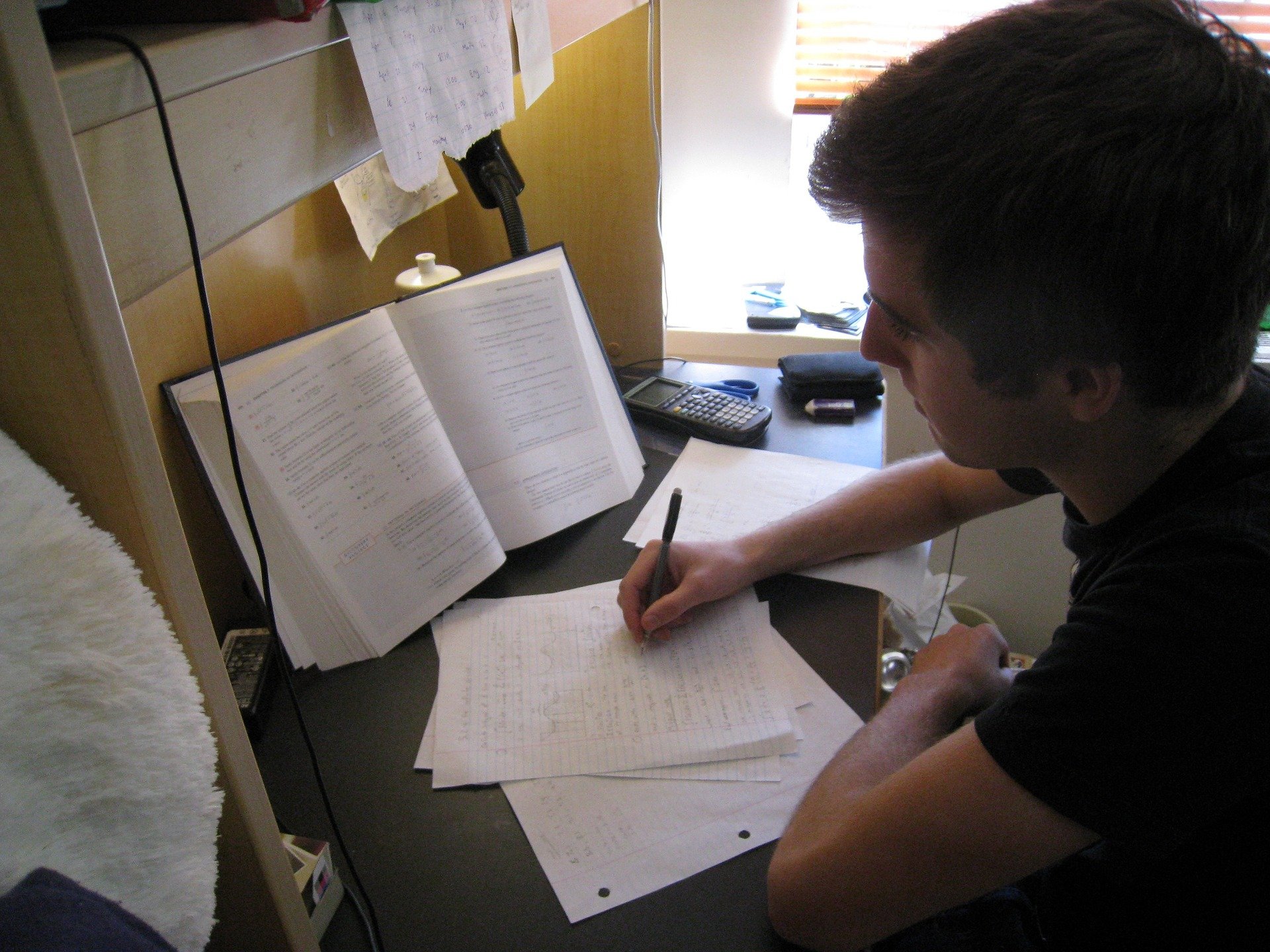 student-1178024_1920